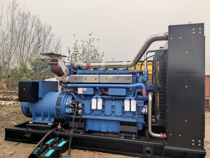 辽源柴油发电机组更换机油时，应遵循哪些步骤？